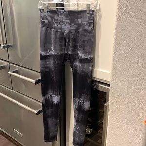 Champion Activewear Digital Camo Leggings, size S